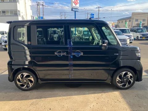 Suzuki Spacia Custom