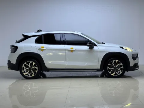 Lynk & Co Lynk & Co 02