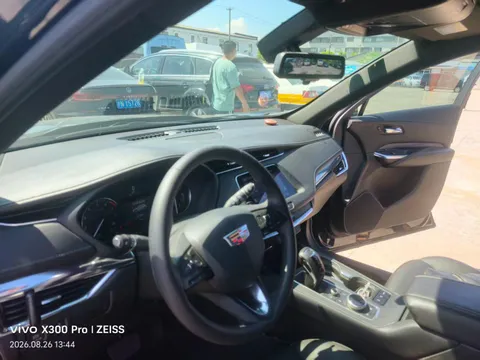 Cadillac XT4