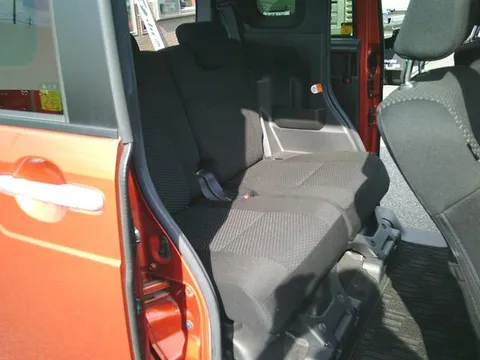 Toyota Pixis Mega