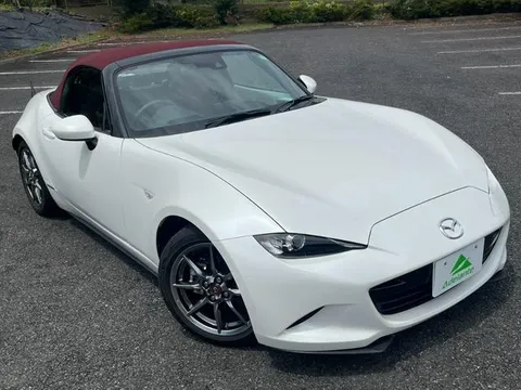 Mazda MX-5 (Roadster)