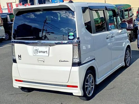 Honda N-BOX Custom