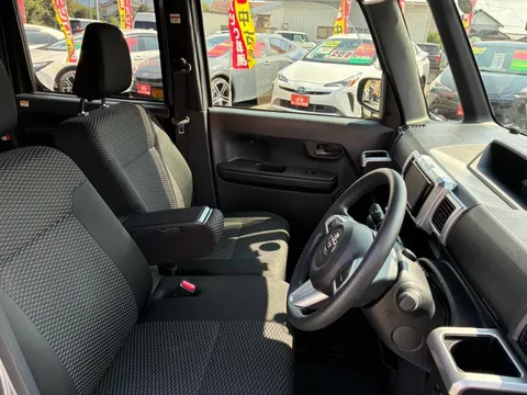 Toyota Pixis Mega