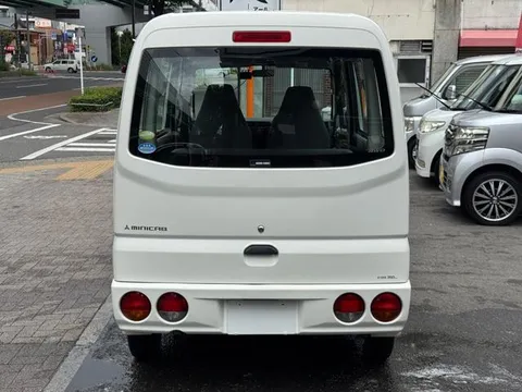 Mitsubishi Minicab Van