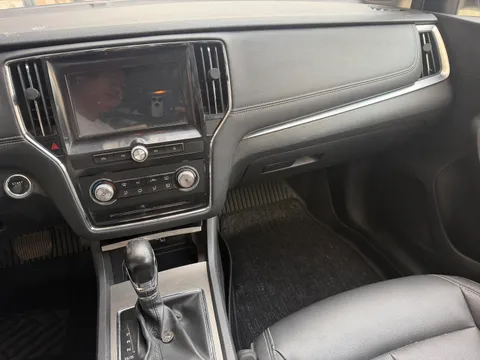 Roewe i6 Classic