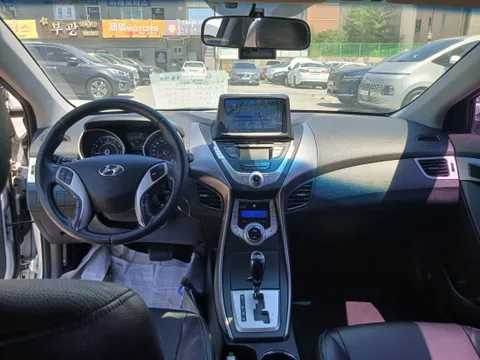 Hyundai Elantra (Avante)