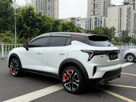Lynk & Co Lynk & Co 06