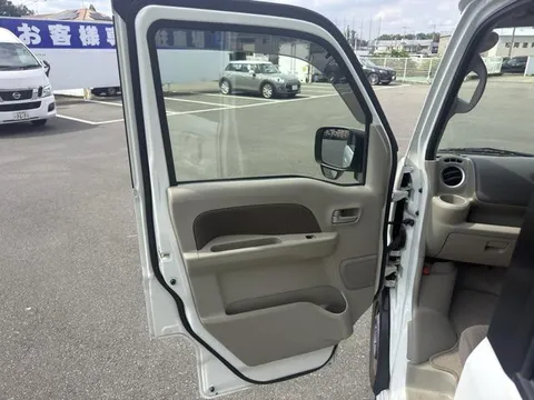 Nissan Clipper Rio