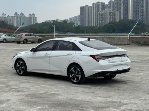 Hyundai Elantra (Avante)