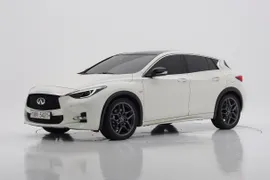 Infiniti Q30