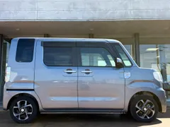 Toyota Pixis Mega
