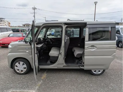 Suzuki Spacia
