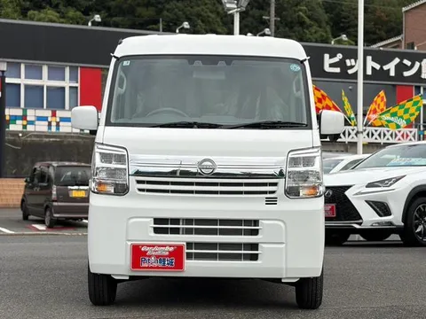 Nissan Clipper Van