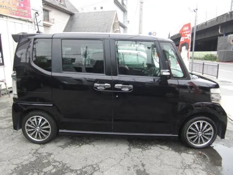 Honda N-BOX Custom