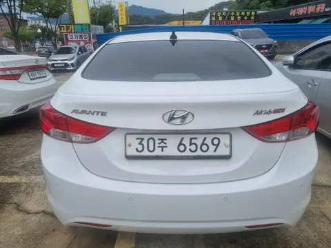 Hyundai Elantra (Avante)