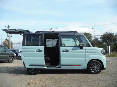 Suzuki Spacia