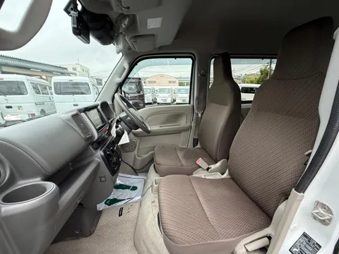 Mitsubishi Minicab Van