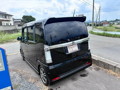 Honda N-BOX Custom