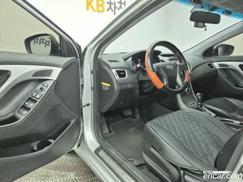 Hyundai Elantra (Avante)