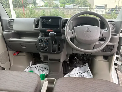 Mitsubishi Minicab Van