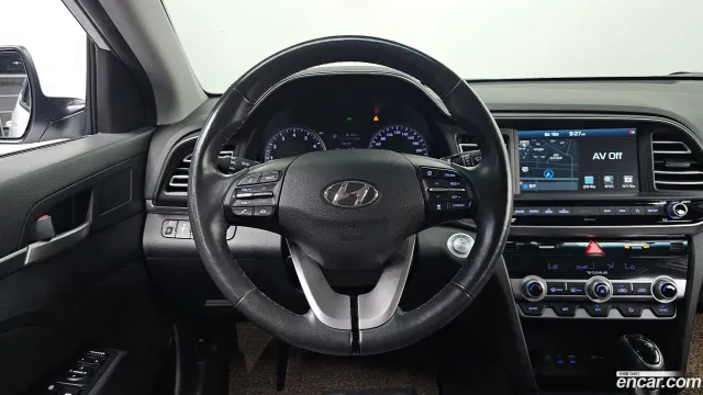 Hyundai Elantra (Avante)