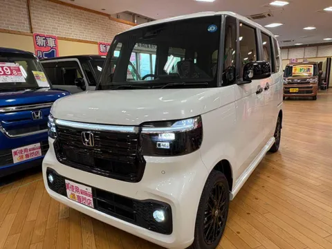 Honda N-BOX Custom