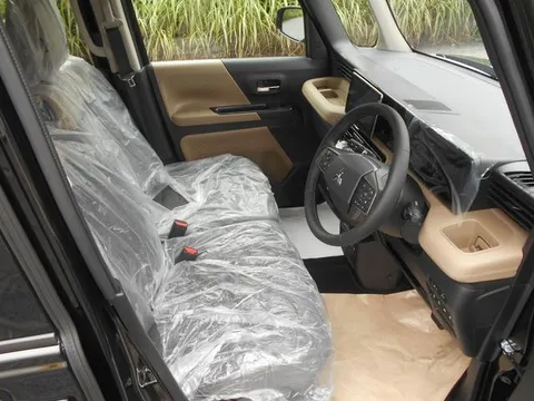 Mitsubishi Delica Mini
