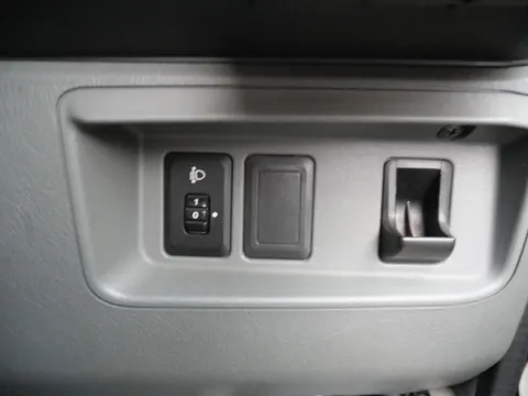 Mitsubishi Minicab Van