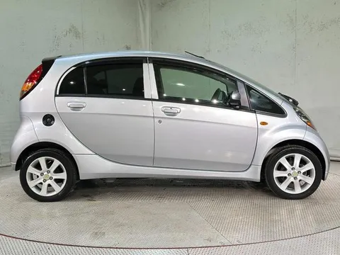 Mitsubishi I