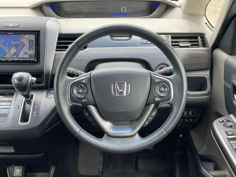 Honda Freed Plus
