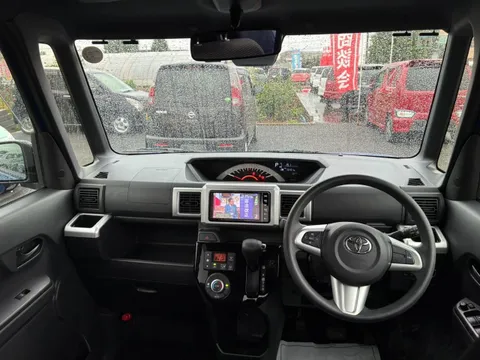 Toyota Pixis Mega