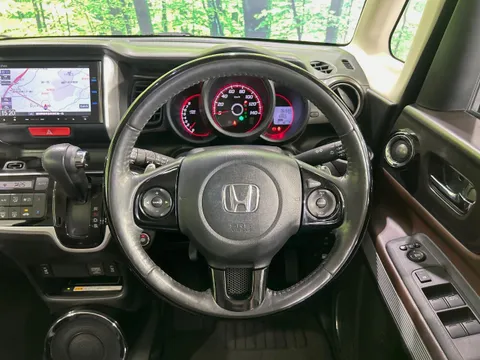 Honda N-BOX Slash