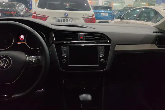 Volkswagen Tiguan L