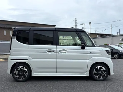 Suzuki Spacia Custom