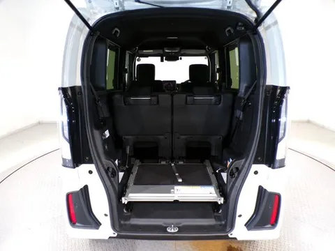Honda N-BOX Custom