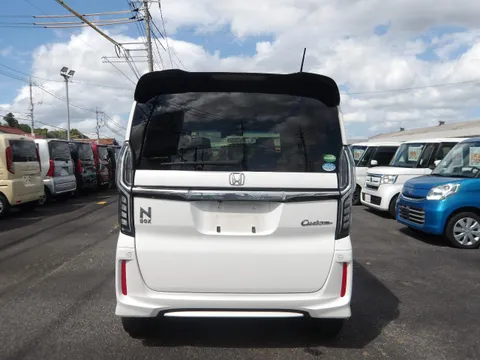 Honda N-BOX Custom