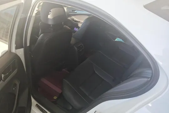 Volkswagen Sagitar