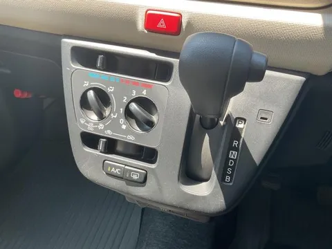Daihatsu Mira Tocot