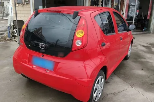 BYD F0