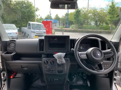 Mitsubishi Minicab Van