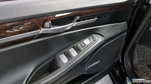 Genesis G90 (EQ900)