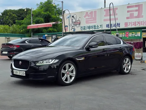 Jaguar XE