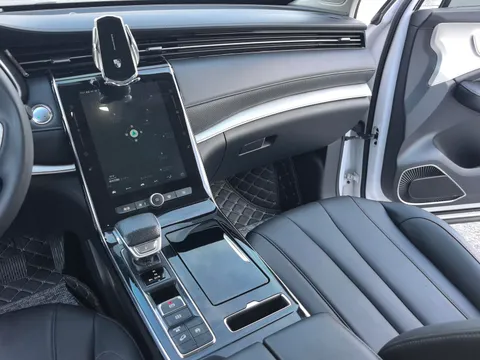Roewe RX5