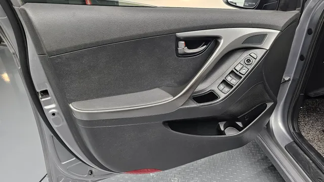 Hyundai Elantra (Avante)