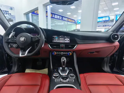 Alfa Romeo Giulia