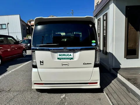 Honda N-BOX Custom