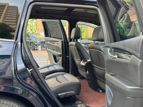 Cadillac XT6