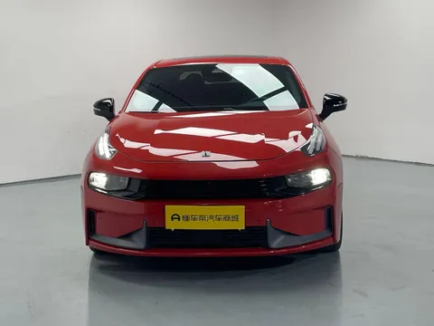 Lynk & Co 03