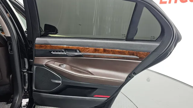 Genesis G90 (EQ900)