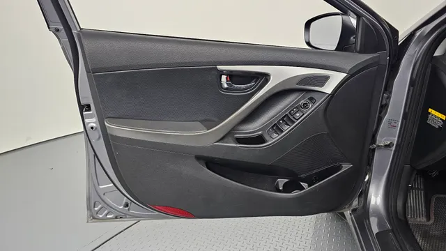 Hyundai Elantra (Avante)